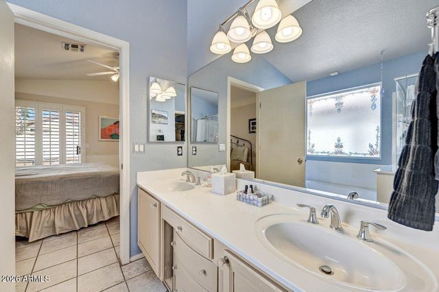 4626 E CHARLESTON Avenue, Phoenix, AZ 85032