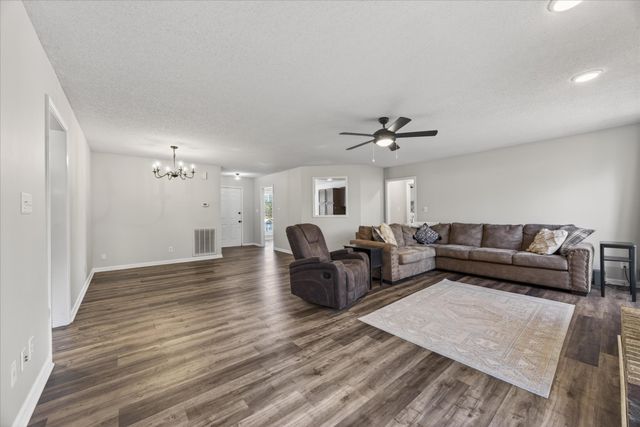 3497 Hunters Rdg, Woodlawn, TN 37191