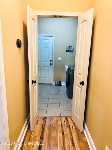 104 Silver Ridge Lane, Pearl, MS 39208