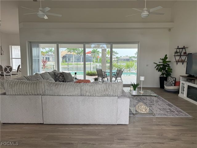 2000 SW 44th TER, Cape Coral, FL 33914