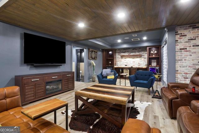 16885 Quayside Drive, Milton, GA 30004