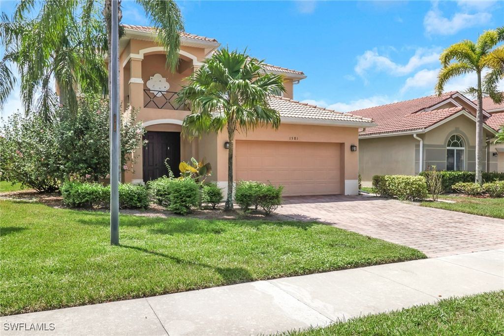 1581 Birdie DR, Naples, FL 34120