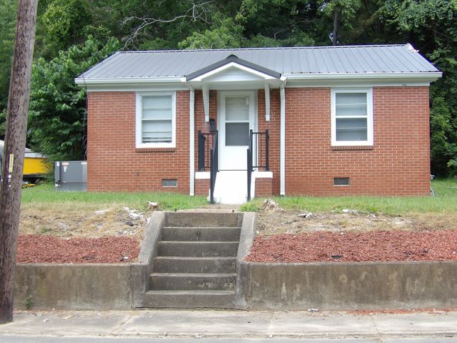 202 E Richland Ave, Waverly, TN 37185