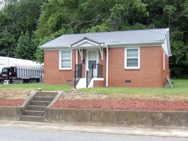 202 E Richland Ave, Waverly, TN 37185