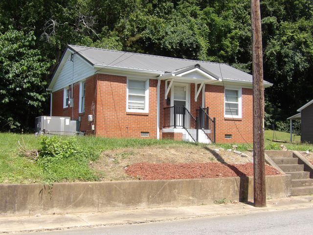 202 E Richland Ave, Waverly, TN 37185