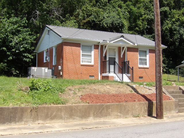 202 E Richland Ave, Waverly, TN 37185