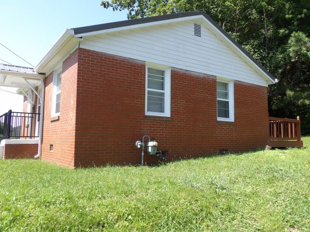 202 E Richland Ave, Waverly, TN 37185
