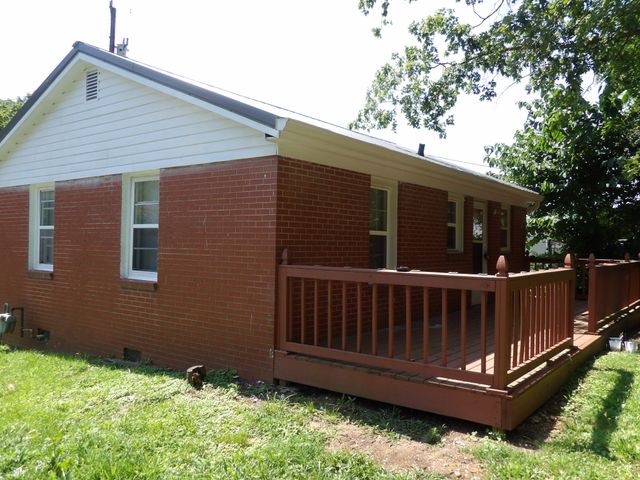 202 E Richland Ave, Waverly, TN 37185