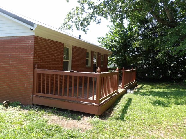202 E Richland Ave, Waverly, TN 37185