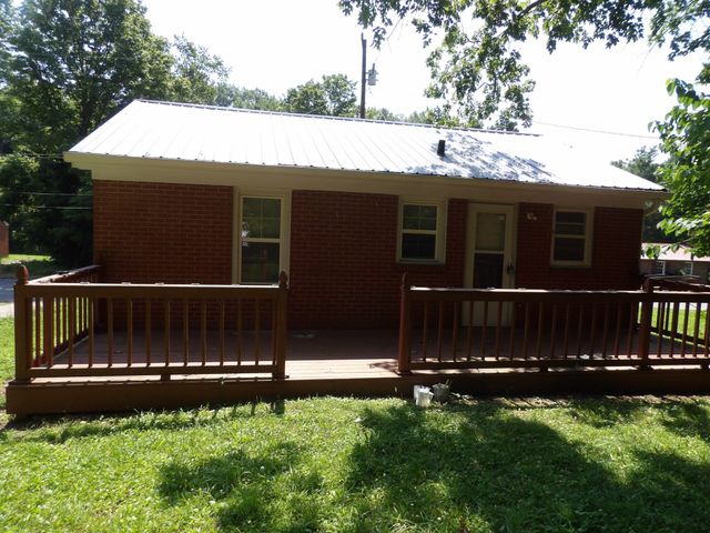202 E Richland Ave, Waverly, TN 37185
