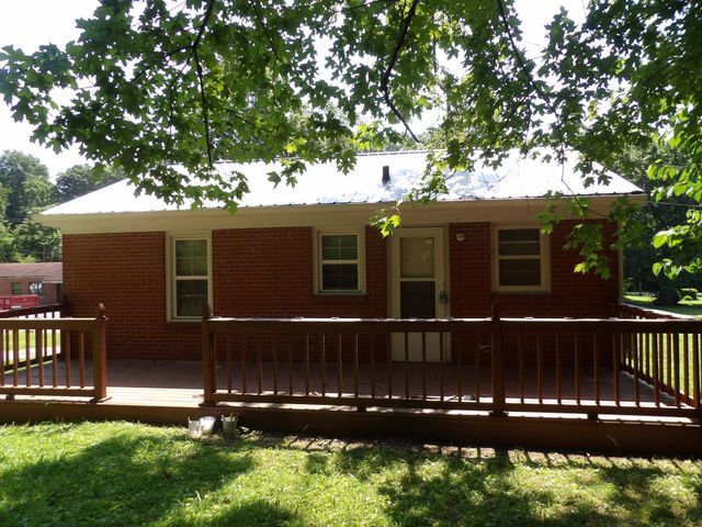 202 E Richland Ave, Waverly, TN 37185