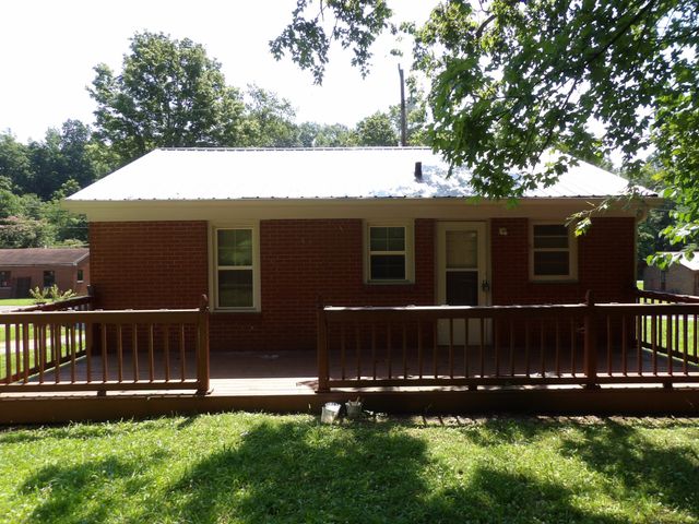 202 E Richland Ave, Waverly, TN 37185