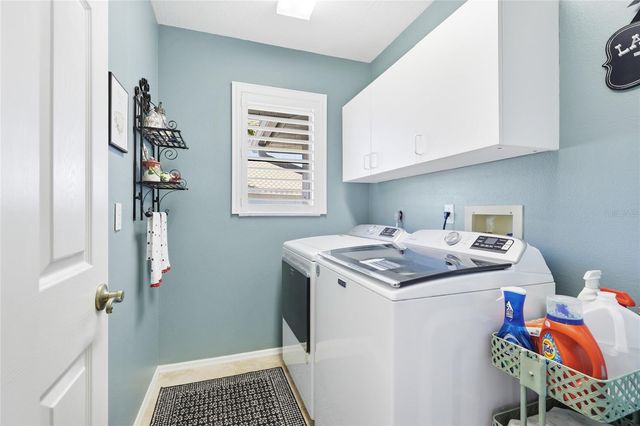 373 ROSELING CIRCLE, Venice, FL 34293