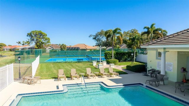 373 ROSELING CIRCLE, Venice, FL 34293