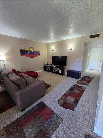 13500 SW 1st St 204U, Pembroke Pines, FL 33027