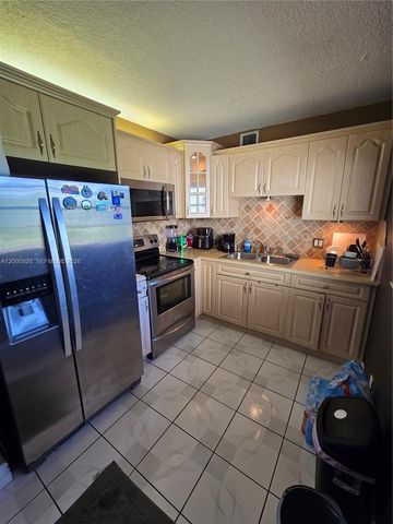 13500 SW 1st St 204U, Pembroke Pines, FL 33027