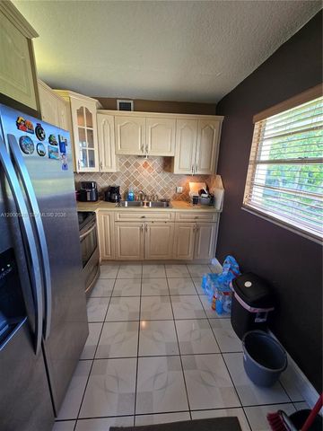 13500 SW 1st St 204U, Pembroke Pines, FL 33027