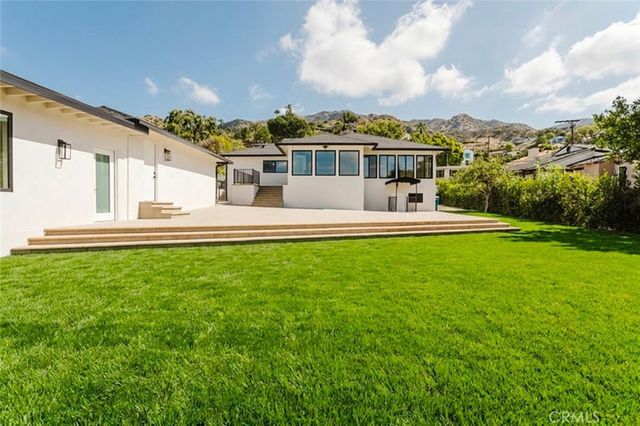 941 Sherlock Drive, Burbank, CA 91501