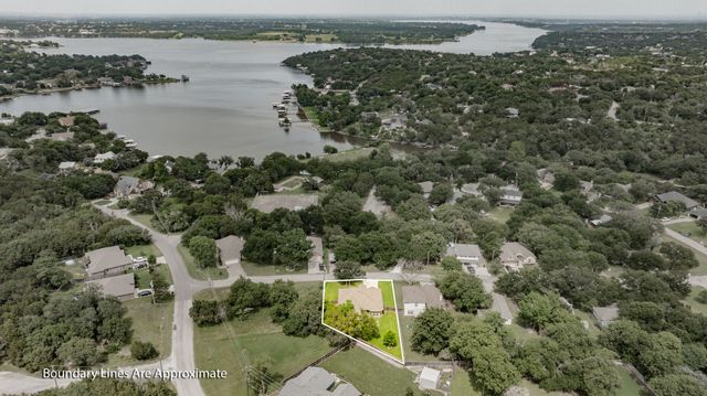 4304 Lucero Drive, Granbury, TX 76048