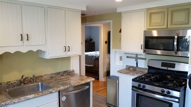 34 Union Avenue, Warwick, RI 02889