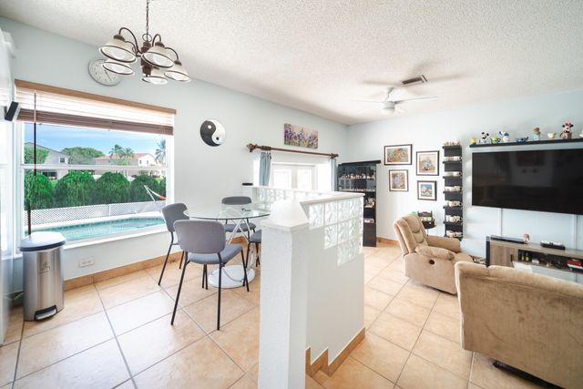 18438 NW 11th Street, Pembroke Pines, FL 33029