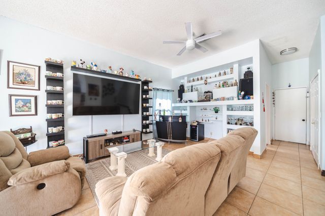 18438 NW 11th Street, Pembroke Pines, FL 33029