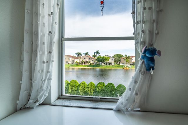 18438 NW 11th Street, Pembroke Pines, FL 33029