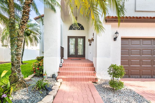 18438 NW 11th Street, Pembroke Pines, FL 33029