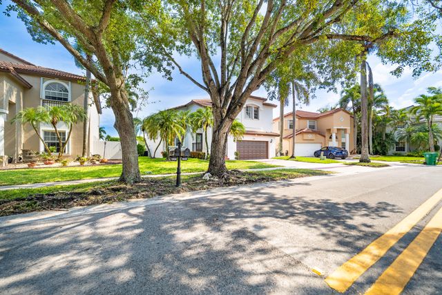 18438 NW 11th Street, Pembroke Pines, FL 33029