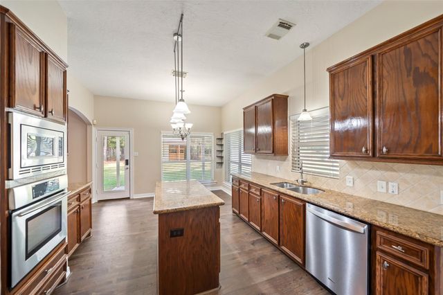 17709 W Terrace Oaks Drive, Waller, TX 77484