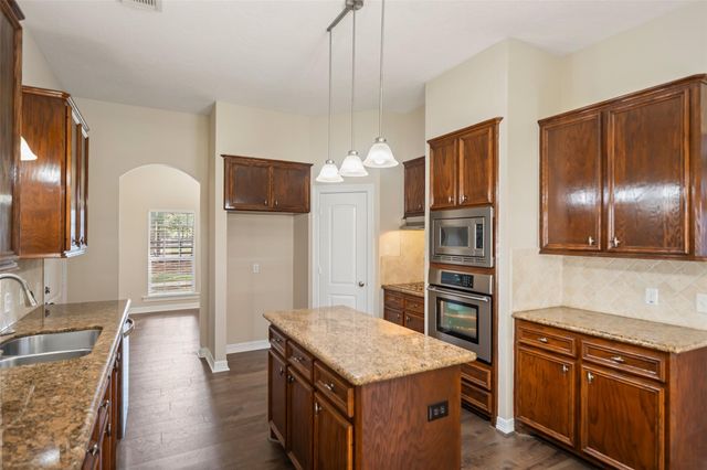 17709 W Terrace Oaks Drive, Waller, TX 77484