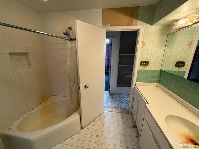 20551 Norwood Drive, Southfield, MI 48075