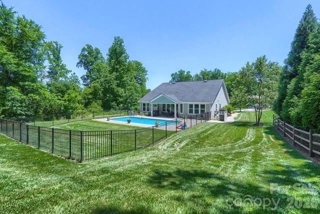 5925 Gatekeeper Lane, Mint Hill, NC 28227