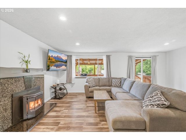 8615 Nw 13TH Ct, Vancouver, WA 98665