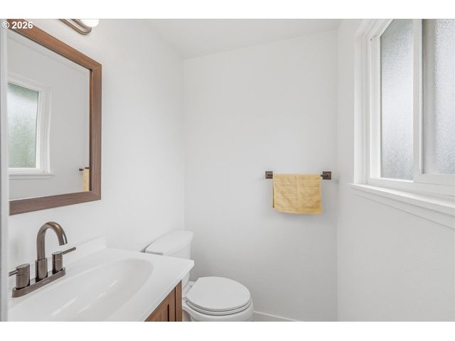 8615 Nw 13TH Ct, Vancouver, WA 98665