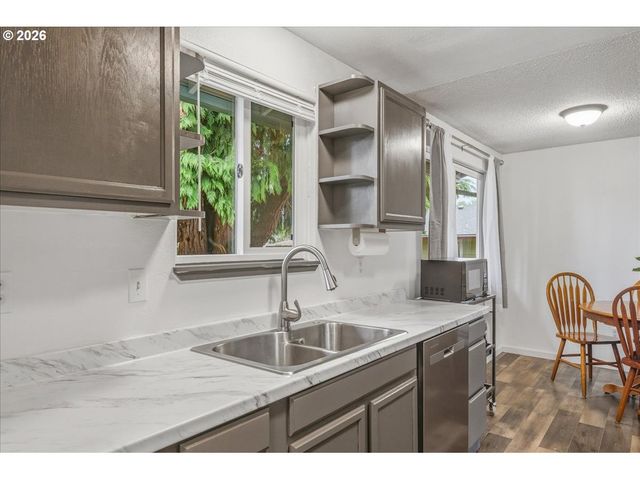 8615 Nw 13TH Ct, Vancouver, WA 98665