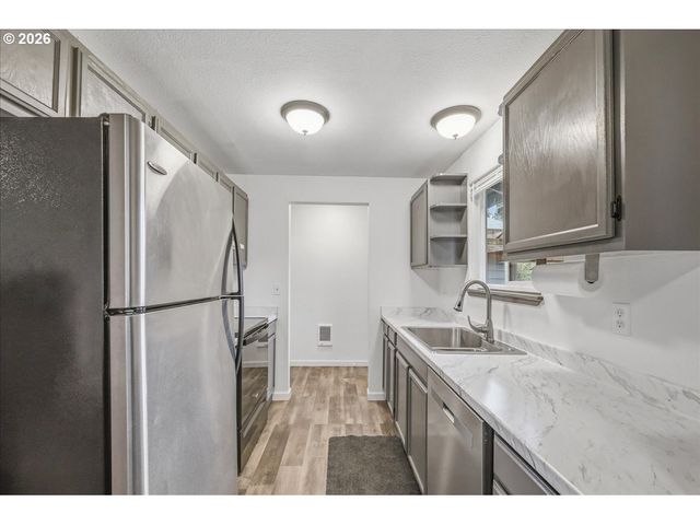 8615 Nw 13TH Ct, Vancouver, WA 98665