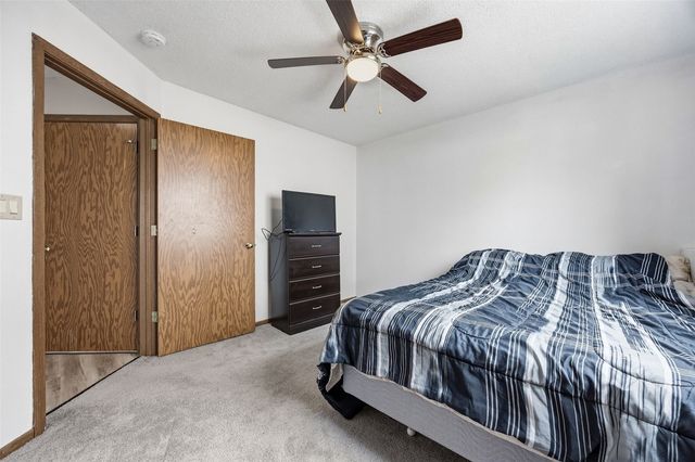 86 Westside Drive 86, Iowa City, IA 52246