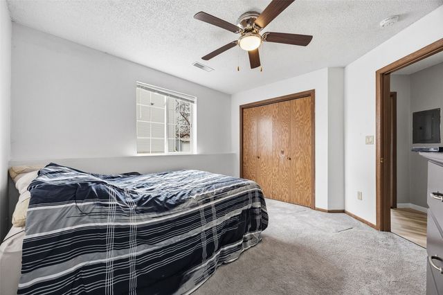 86 Westside Drive 86, Iowa City, IA 52246
