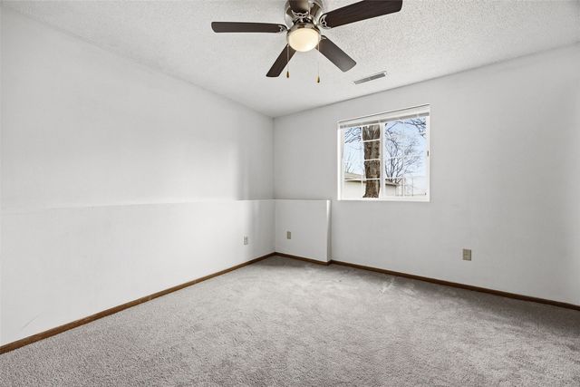 86 Westside Drive 86, Iowa City, IA 52246