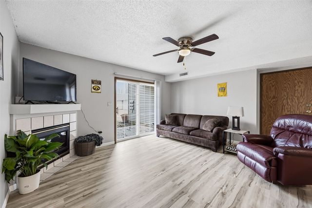 86 Westside Drive 86, Iowa City, IA 52246