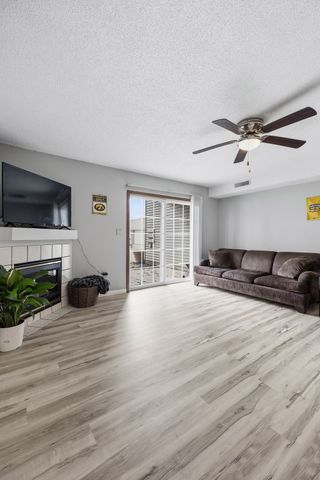 86 Westside Drive 86, Iowa City, IA 52246