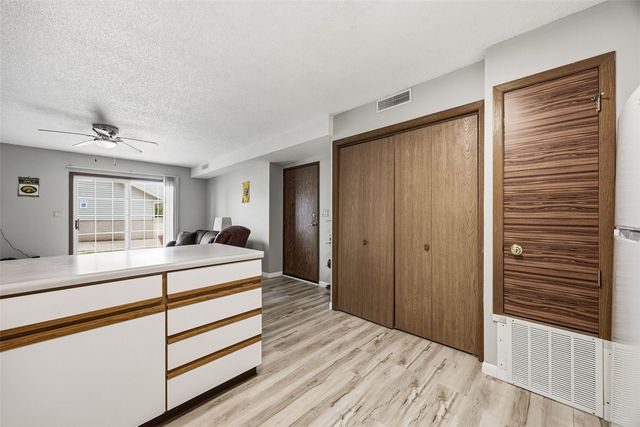 86 Westside Drive 86, Iowa City, IA 52246