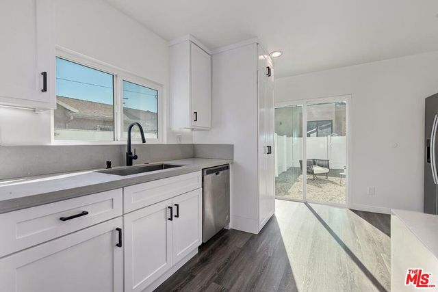 2616 W 73rd Street, Los Angeles, CA 90043