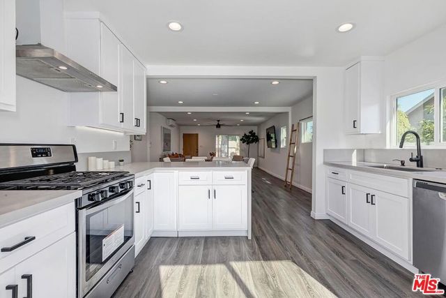 2616 W 73rd Street, Los Angeles, CA 90043