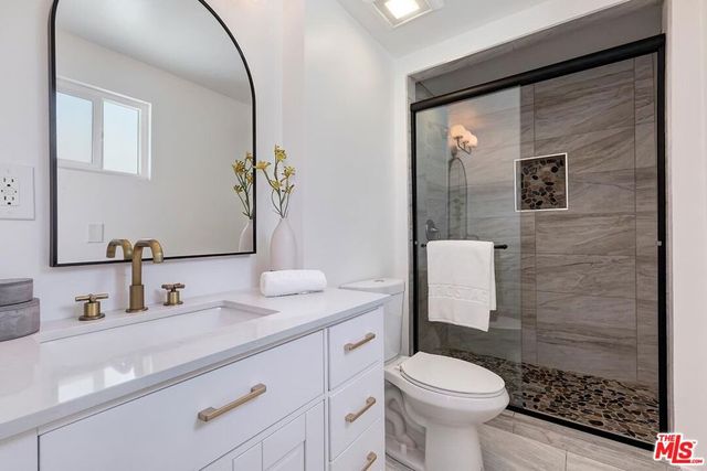 2616 W 73rd Street, Los Angeles, CA 90043