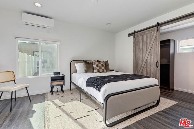 2616 W 73rd Street, Los Angeles, CA 90043