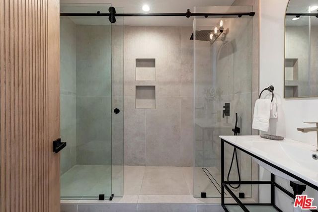 2616 W 73rd Street, Los Angeles, CA 90043