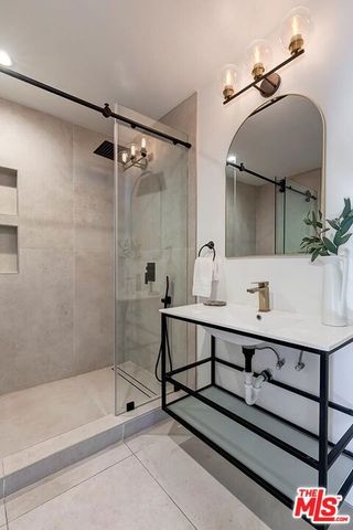 2616 W 73rd Street, Los Angeles, CA 90043