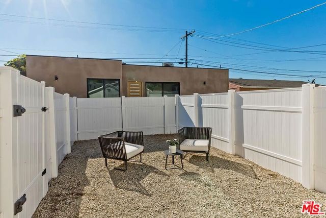 2616 W 73rd Street, Los Angeles, CA 90043